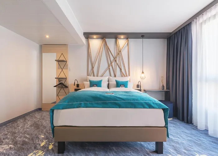 - The Niu, Yen By Ihg Hotel Hamburg